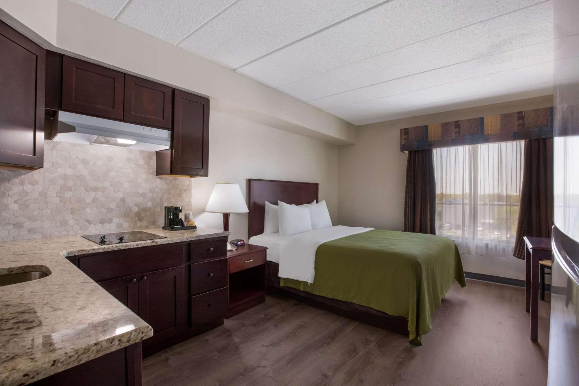 Quality Inn Near Princeton Lawrence Ngoại thất bức ảnh
