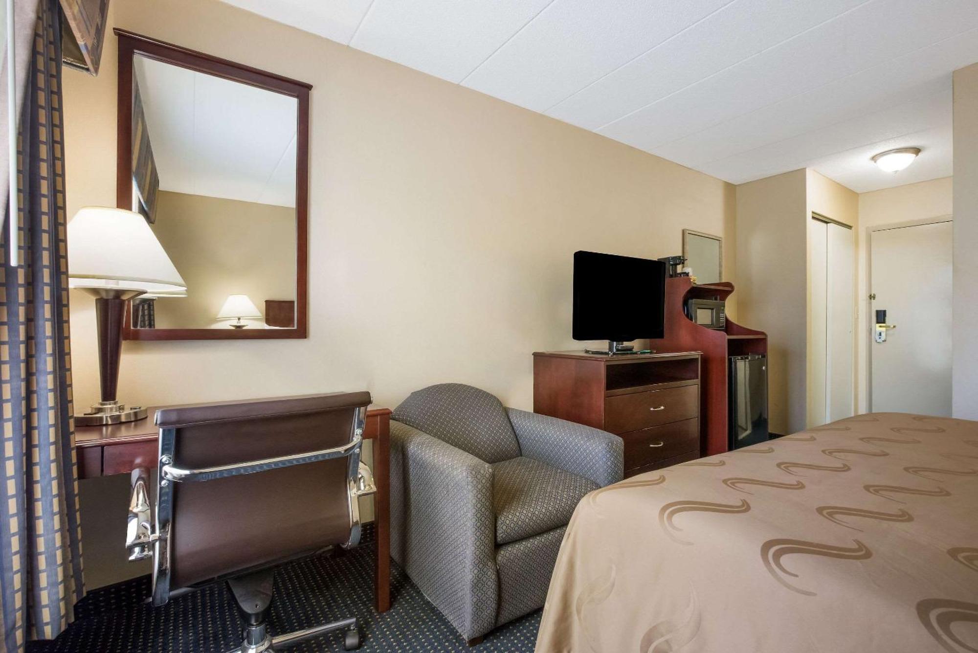 Quality Inn Near Princeton Lawrence Ngoại thất bức ảnh