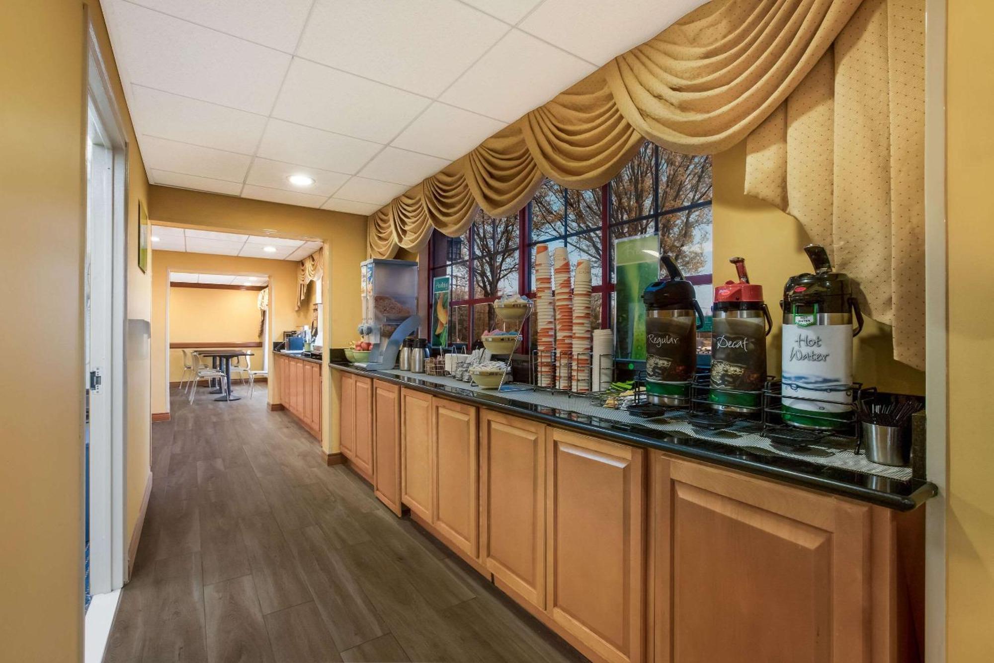 Quality Inn Near Princeton Lawrence Ngoại thất bức ảnh