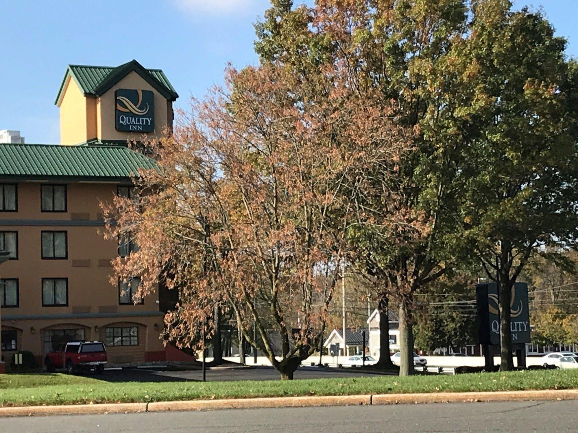 Quality Inn Near Princeton Lawrence Ngoại thất bức ảnh